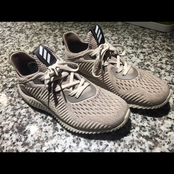 🔥Men’s AlphaBounce Addidas Shoes🔥 - Picture 4 of 5